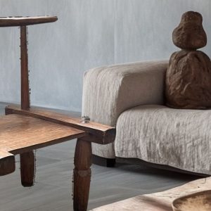 La chaise baoulé traditionnelle, une touche audacieuse dans votre salon contemporain